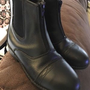 Girls black leather boots Dublin Brand